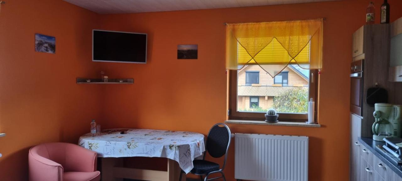 Ferienzimmer Im Schoenen Erzgebirge Apartamento Neuhausen  Exterior foto